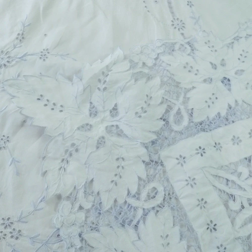 Vintage White Lace Cutwork Tablecloth Floral Madiera Embroidery Bleu White 79x64